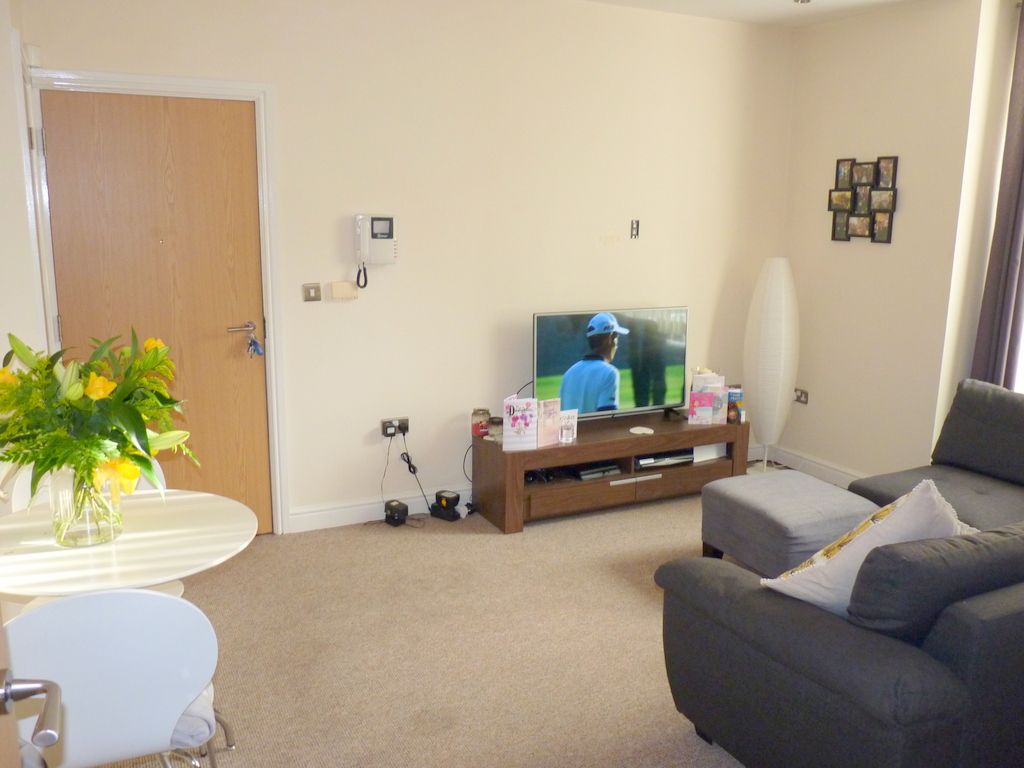 Property photo 2 of 8