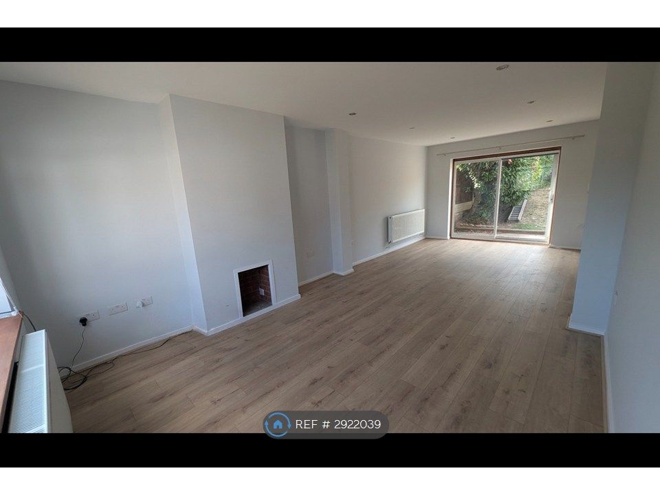Property photo 3 of 13 Living/Dining