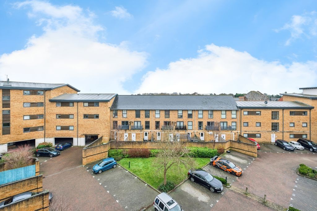 Property photo 3 of 14 Photo