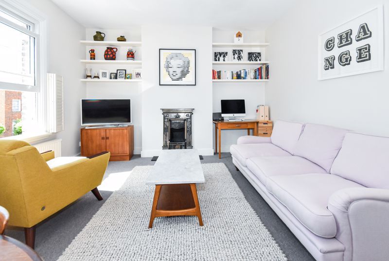 Property photo 2 of 9 Lounge