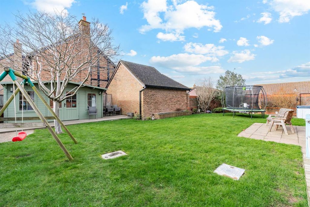 Property photo 3 of 35