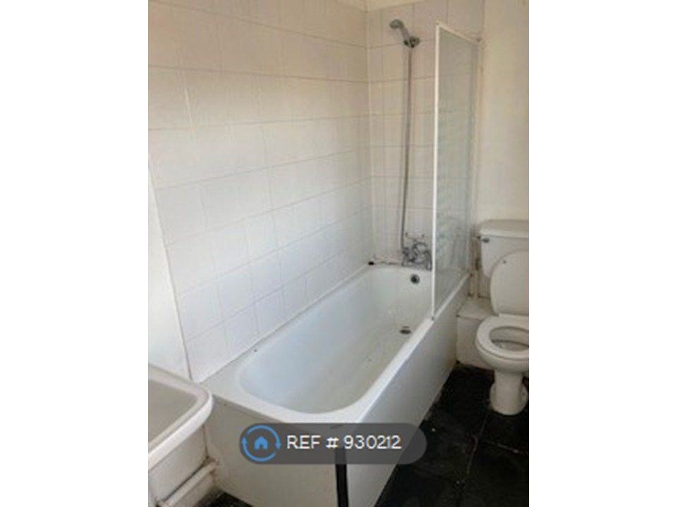 Property photo 3 of 15 Bathroom