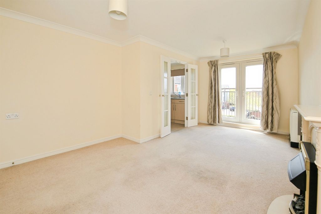 Property photo 3 of 11