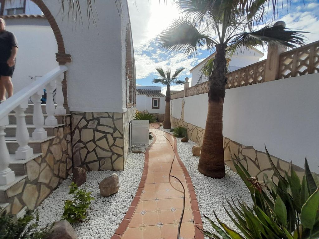 Property photo 3 of 34