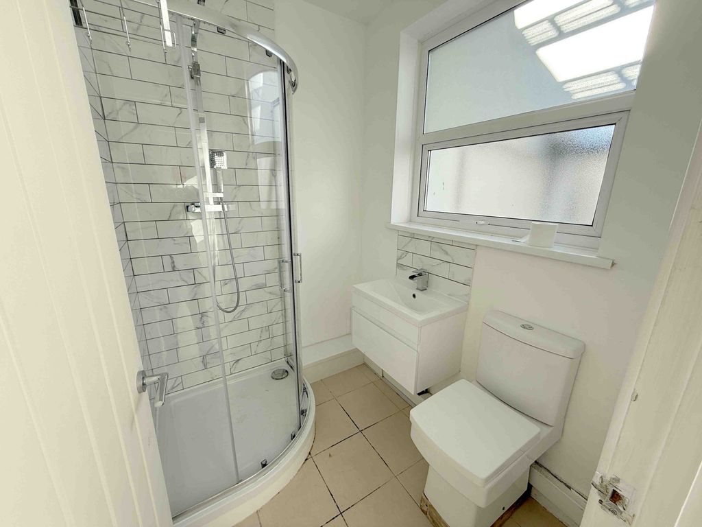 Property photo 3 of 11 Gallery