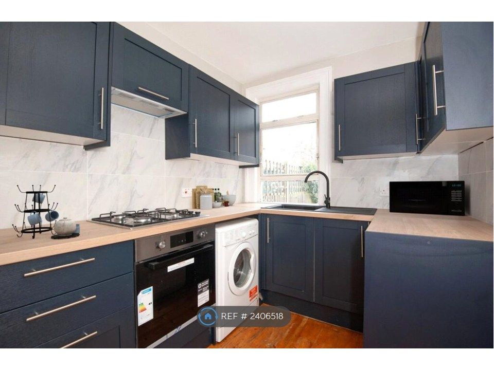 Property photo 1 of 11 Kitchen