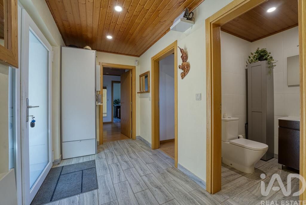 Property photo 3 of 40