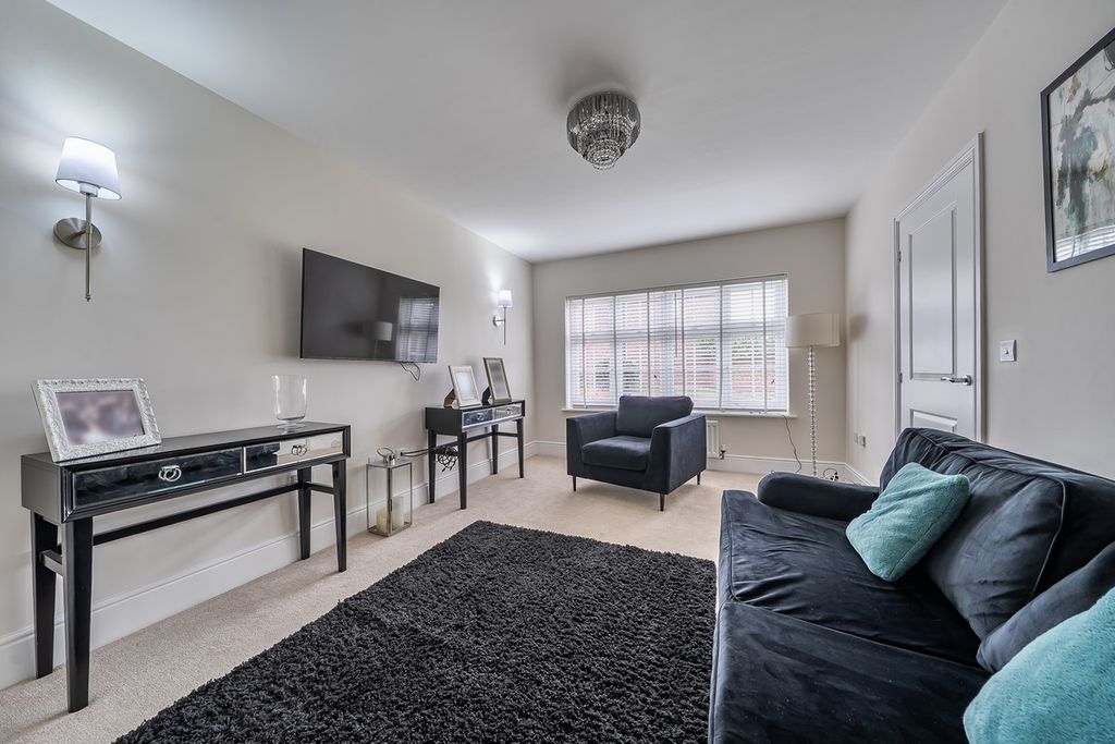 Property photo 2 of 19