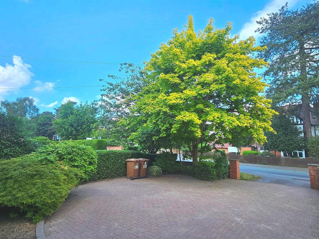 Property photo 2 of 28