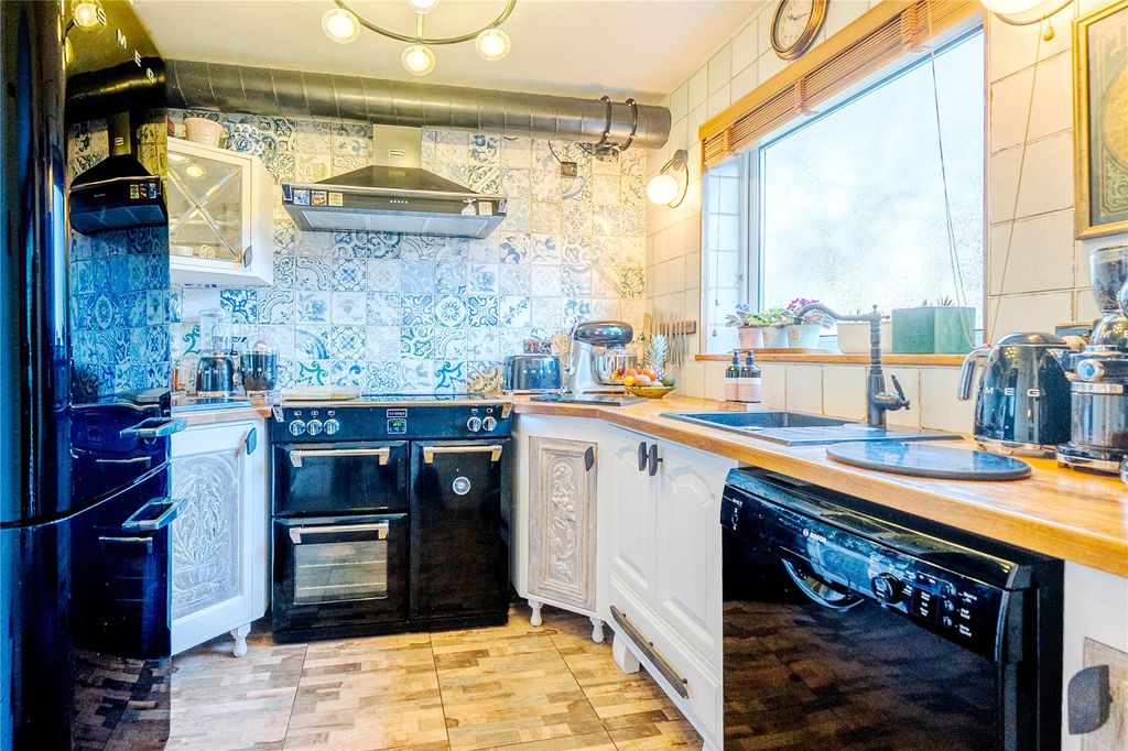 Property photo 3 of 12 Picture No. 01