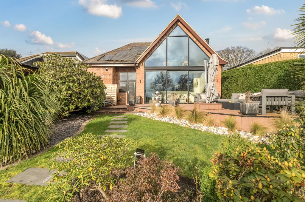 Property photo 1 of 30 1409831-58-698F57...