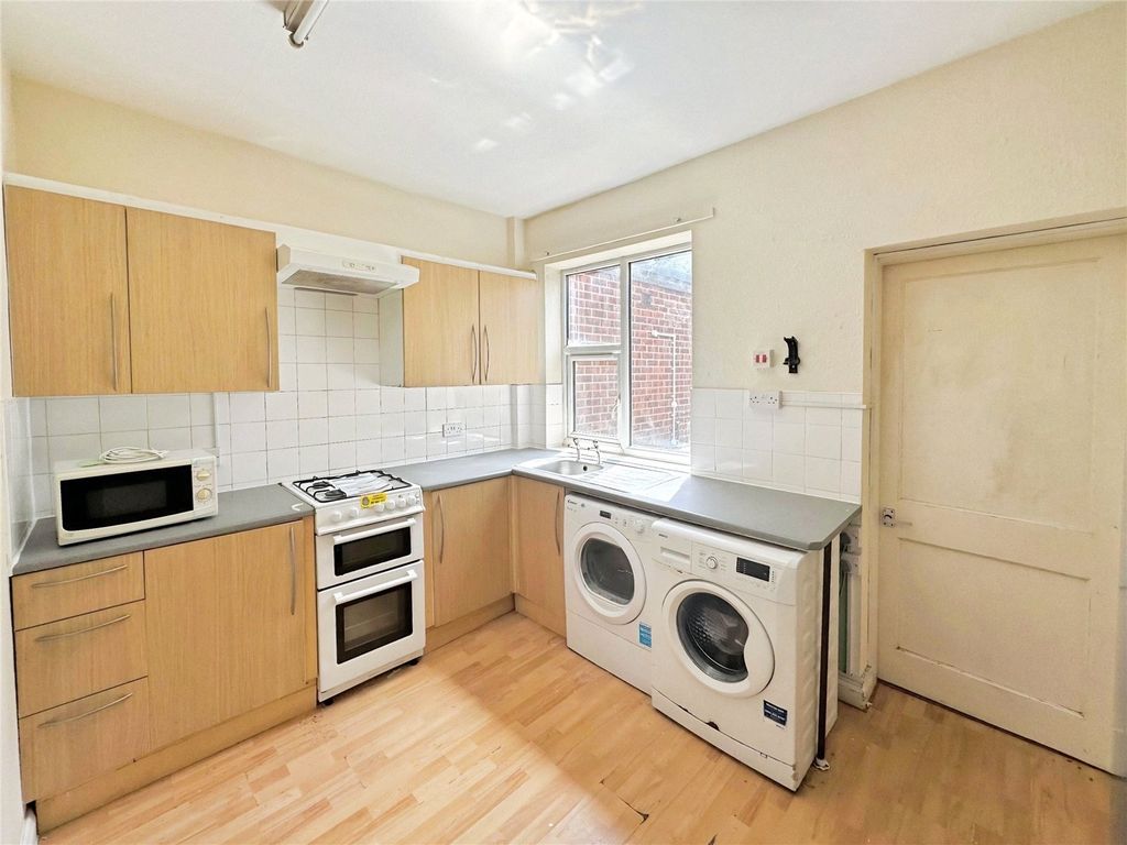 Property photo 3 of 14 Picture No. 16