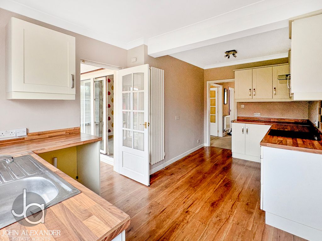 Property photo 3 of 18 20251017_142041259_0.5