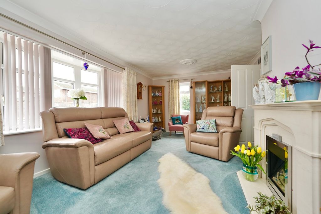 Property photo 3 of 19