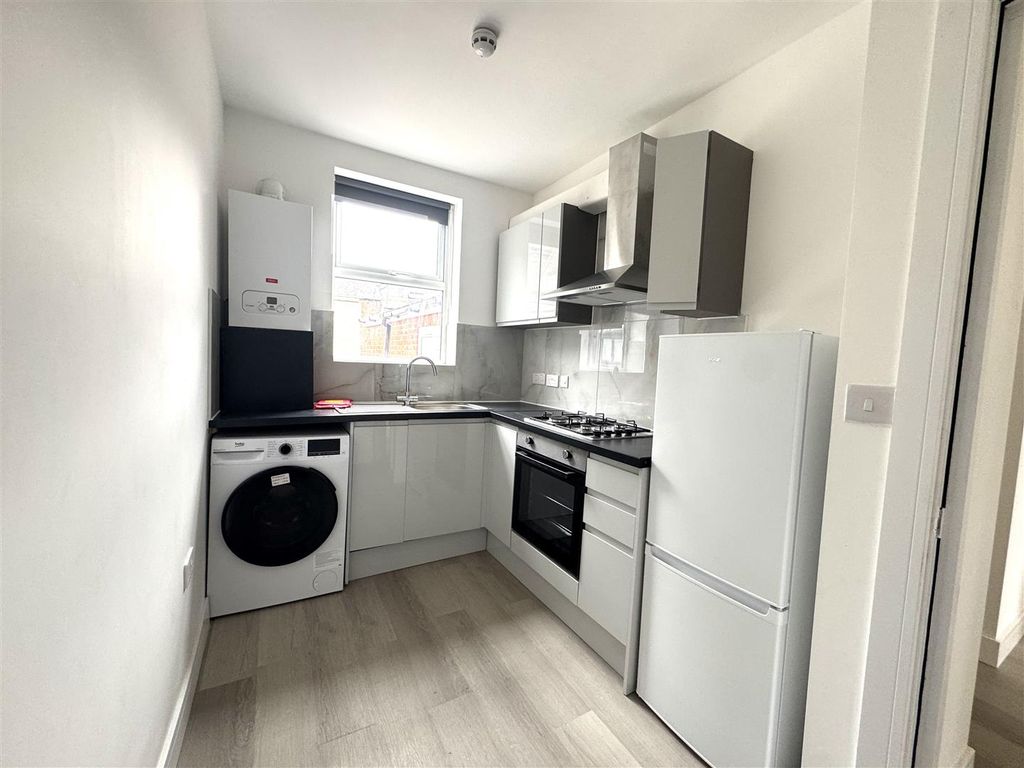 Property photo 3 of 6 Kitchen.Jpg