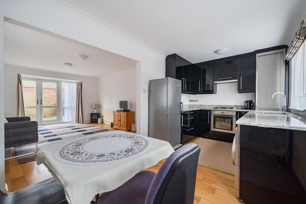 Property photo 3 of 23 1422101-14-69A71E...