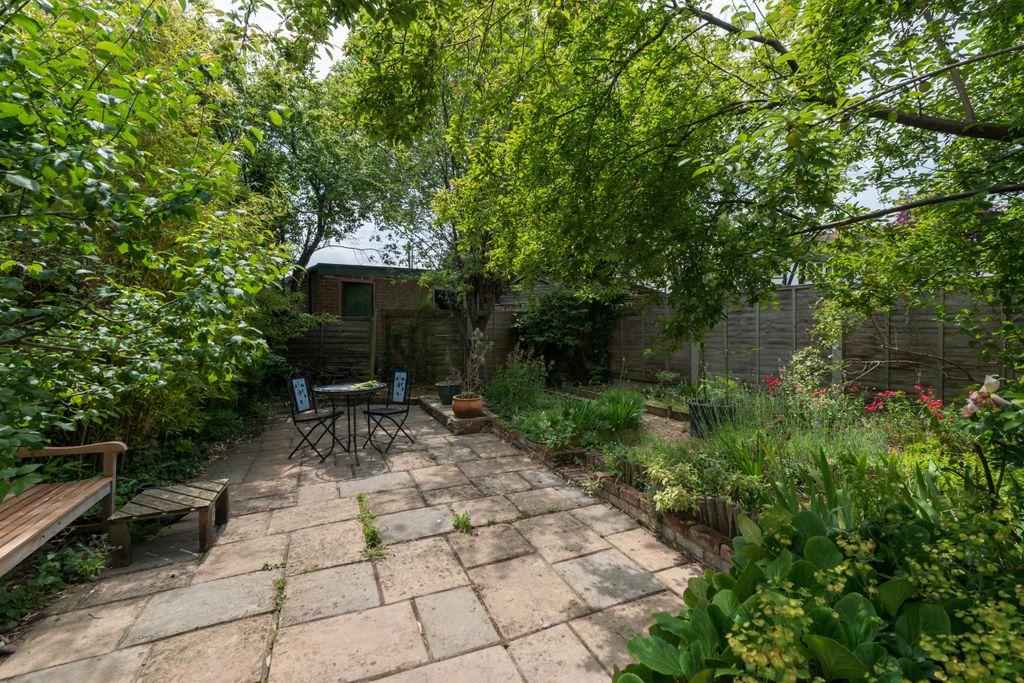 Property photo 2 of 27 Rear Garden