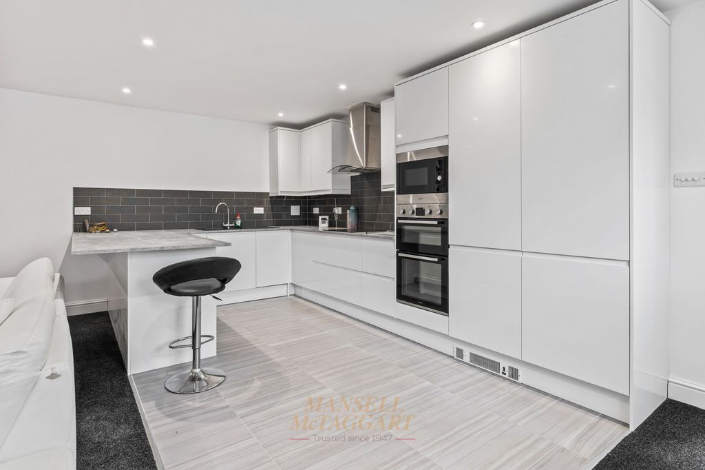Additional image 34 of 5 bed detached house for saleHare Lane, Lingfield RH7