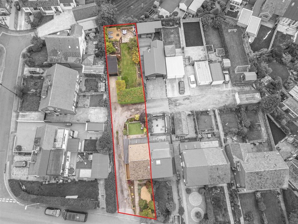 Property photo 2 of 40 Large Plot With Secluded Rear Garden