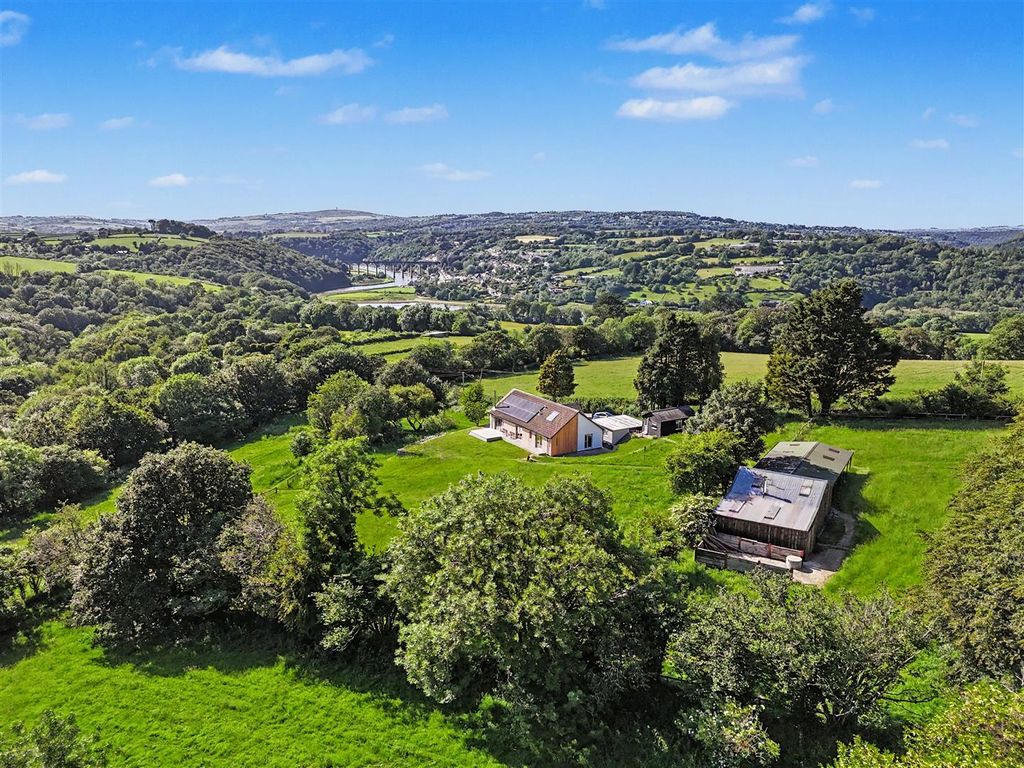 Property photo 1 of 34 Elwell Gardens