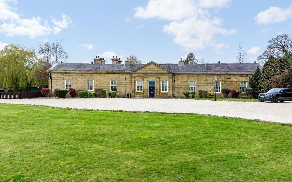 Property photo 2 of 66