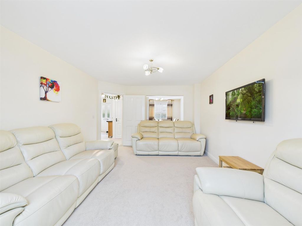 Property photo 3 of 16 Cam02435G0-Pr0072-Still004.Jpg