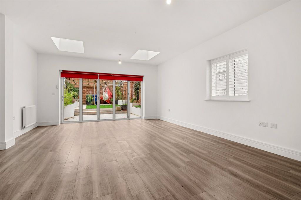 Property photo 2 of 16 Picture No. 08