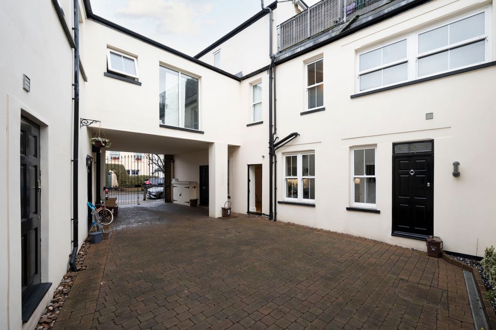 Property photo 2 of 10 Picture No. 02