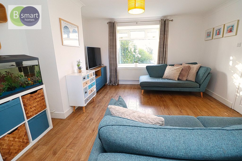 Property photo 3 of 20 Img_1905