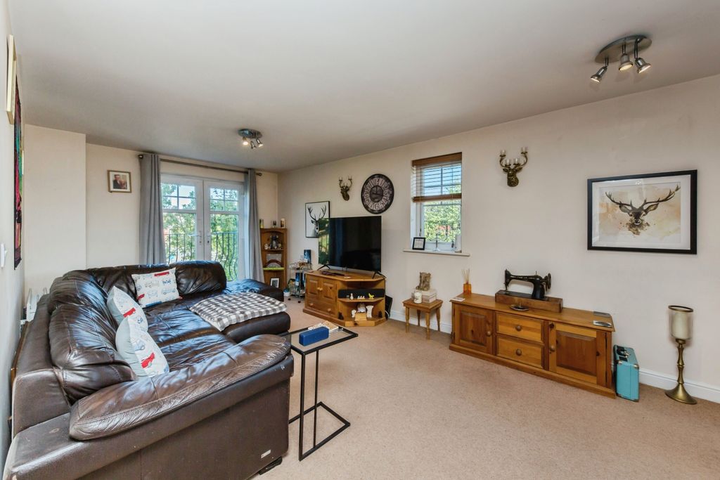Property photo 2 of 12
