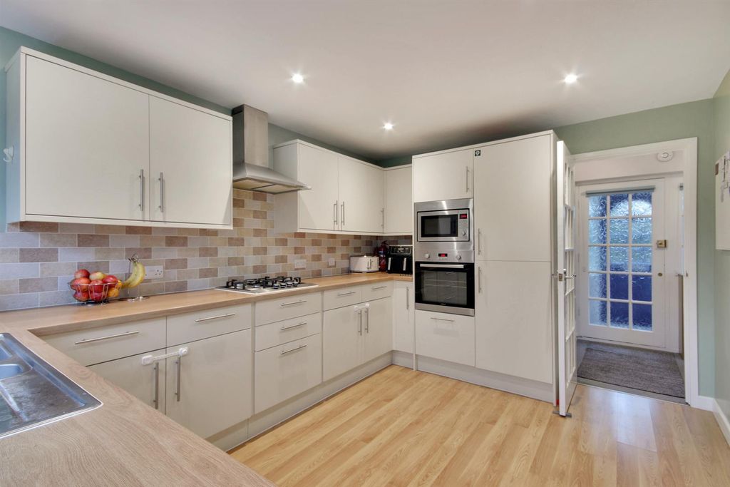 Property photo 3 of 13 58157_015.Jpg