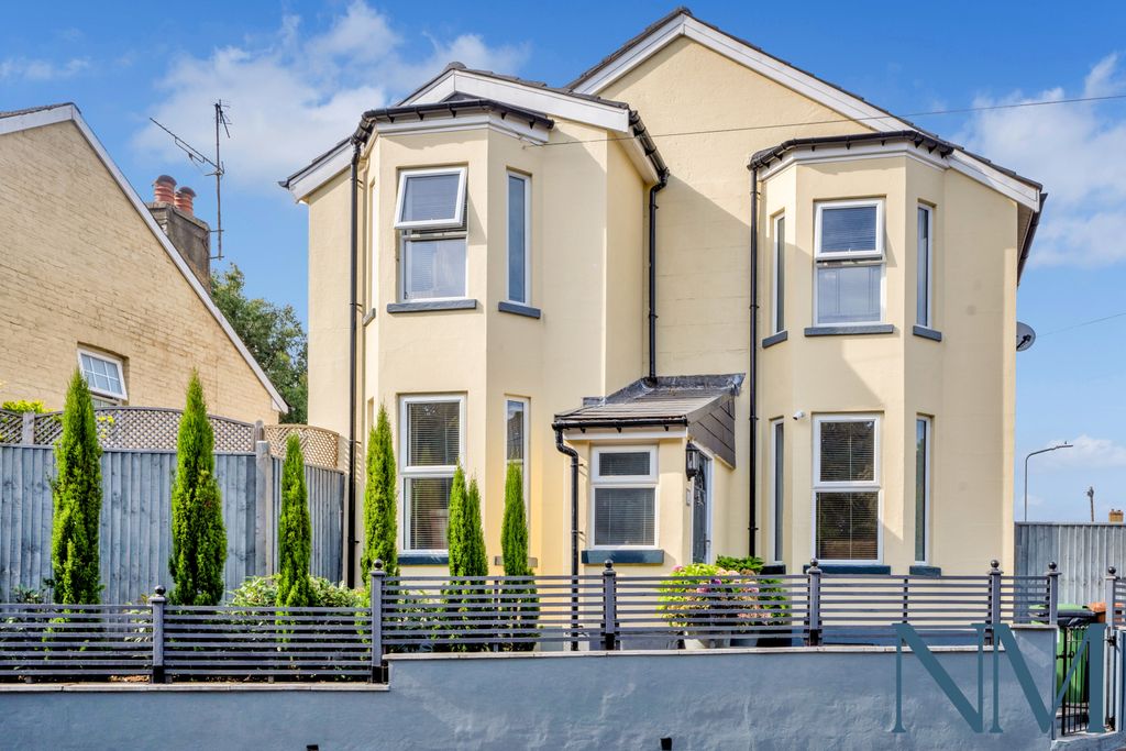 Property photo 1 of 16 Charming Victorian Corner Home With Abundant Natural Light
