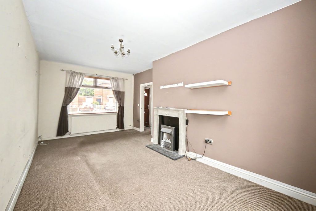 Property photo 2 of 19