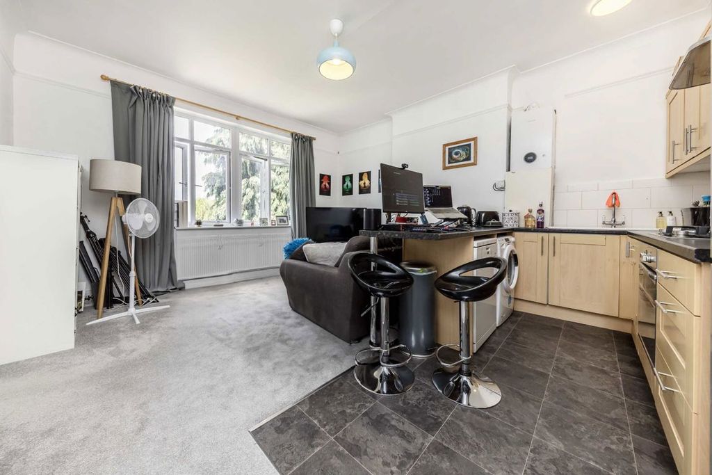 Property photo 2 of 4