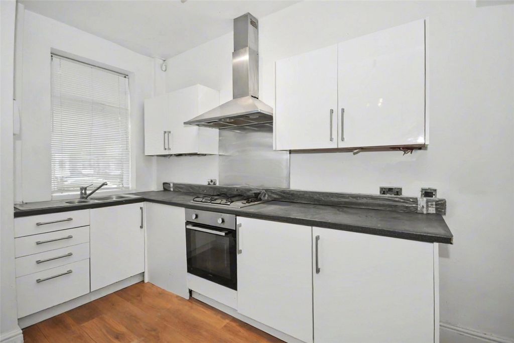 Property photo 3 of 16 Picture No. 25