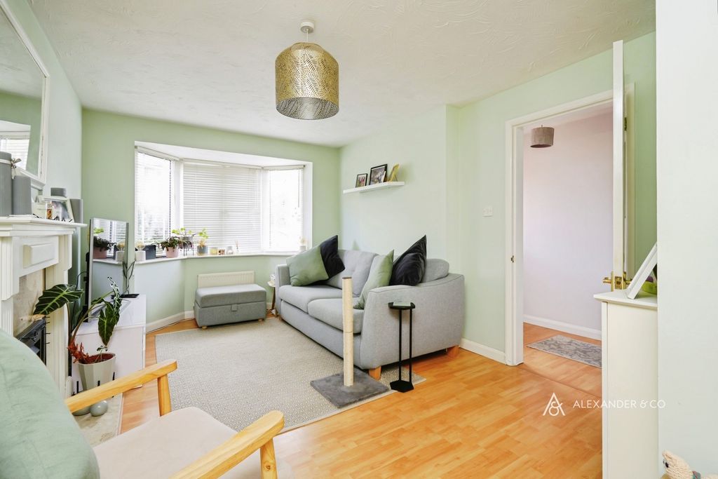 Property photo 3 of 17 Pbox-Img.Jpg