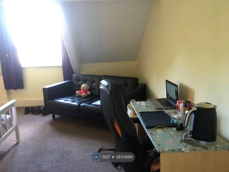 Property photo 2 of 9 Bedroom 3