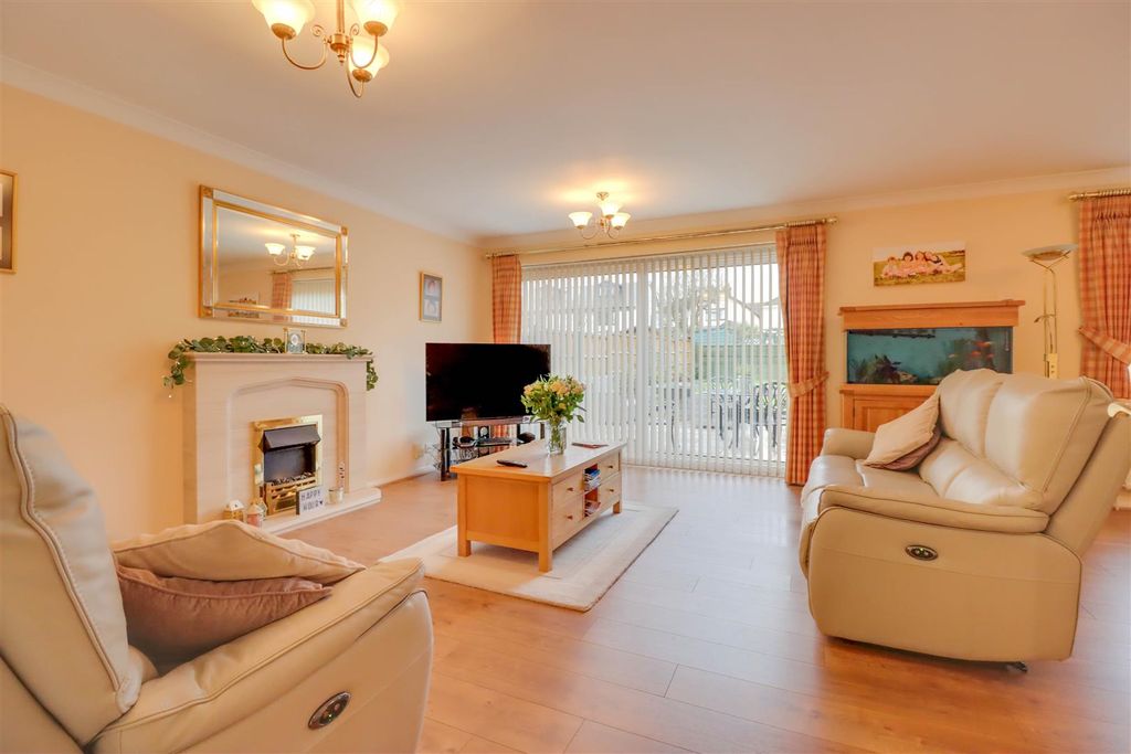 Property photo 3 of 19 35 Swan Lane New Ip-4.Jpg