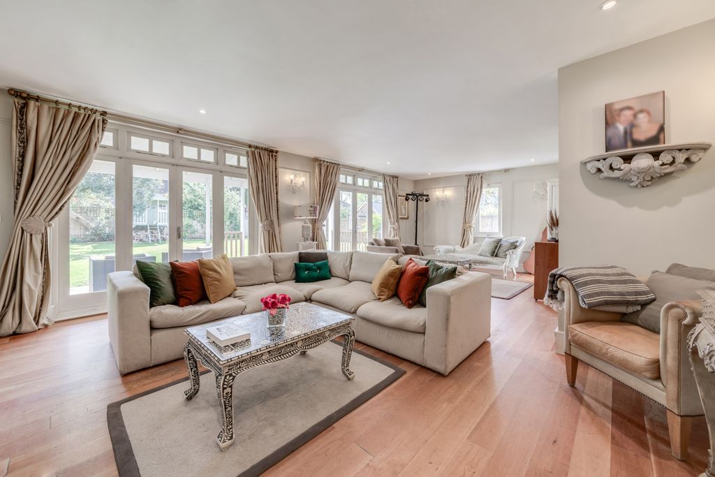 Property photo 1 of 18