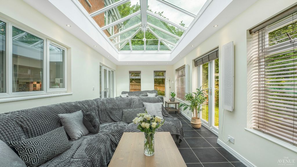 Property photo 3 of 49 4276054
