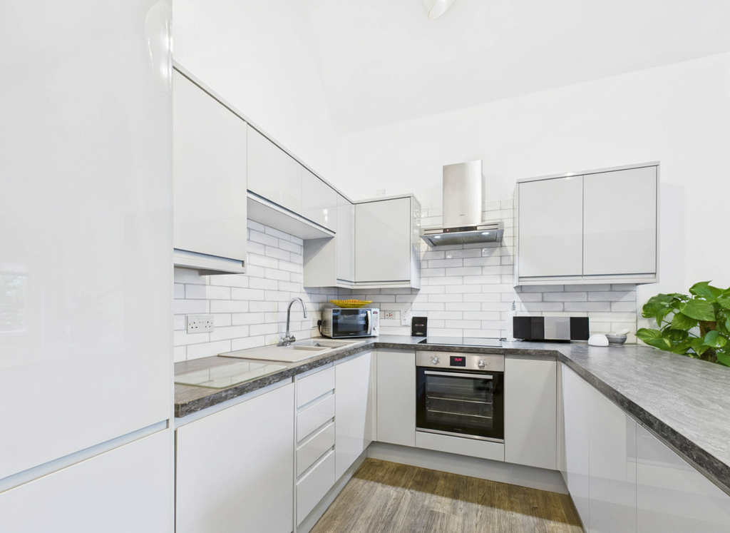 Property photo 2 of 38 Cam05459G0Pr0097Still010001