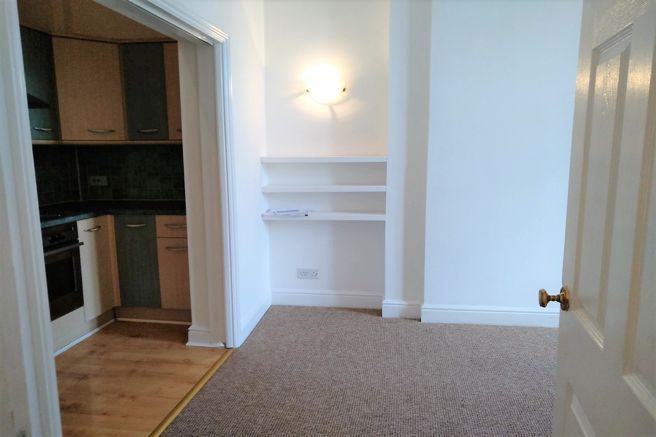 Property photo 3 of 10 Lounge