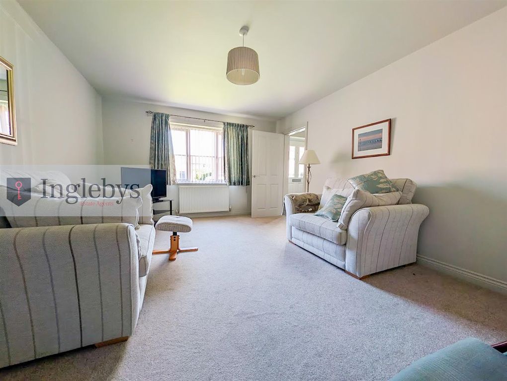 Property photo 3 of 19