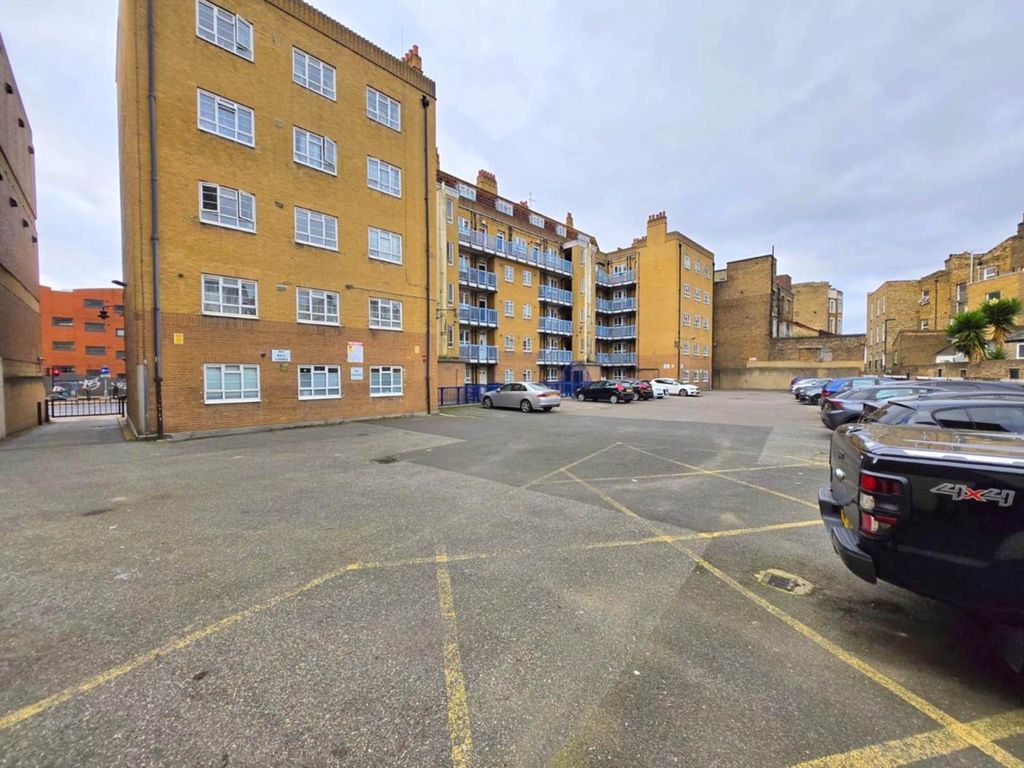 Property photo 1 of 8