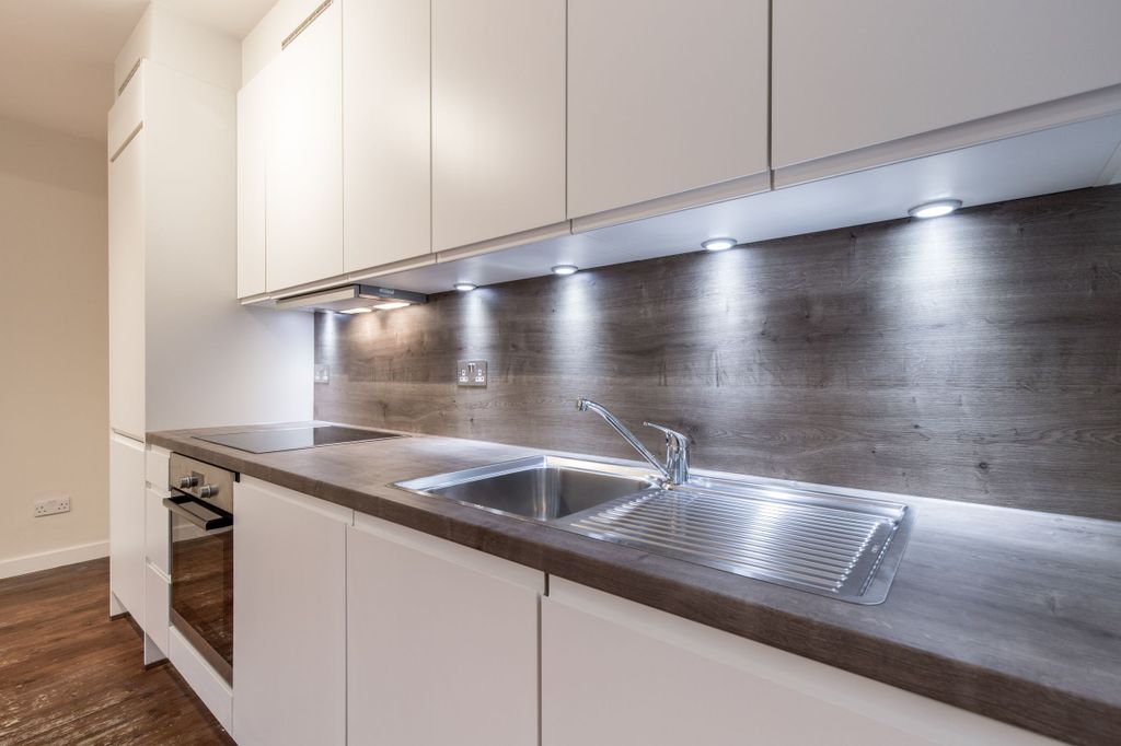 Property photo 2 of 10 Kitchen