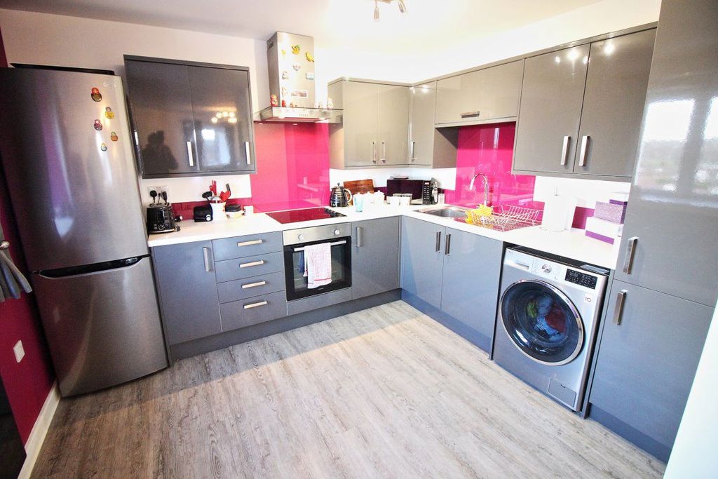 Property photo 2 of 8