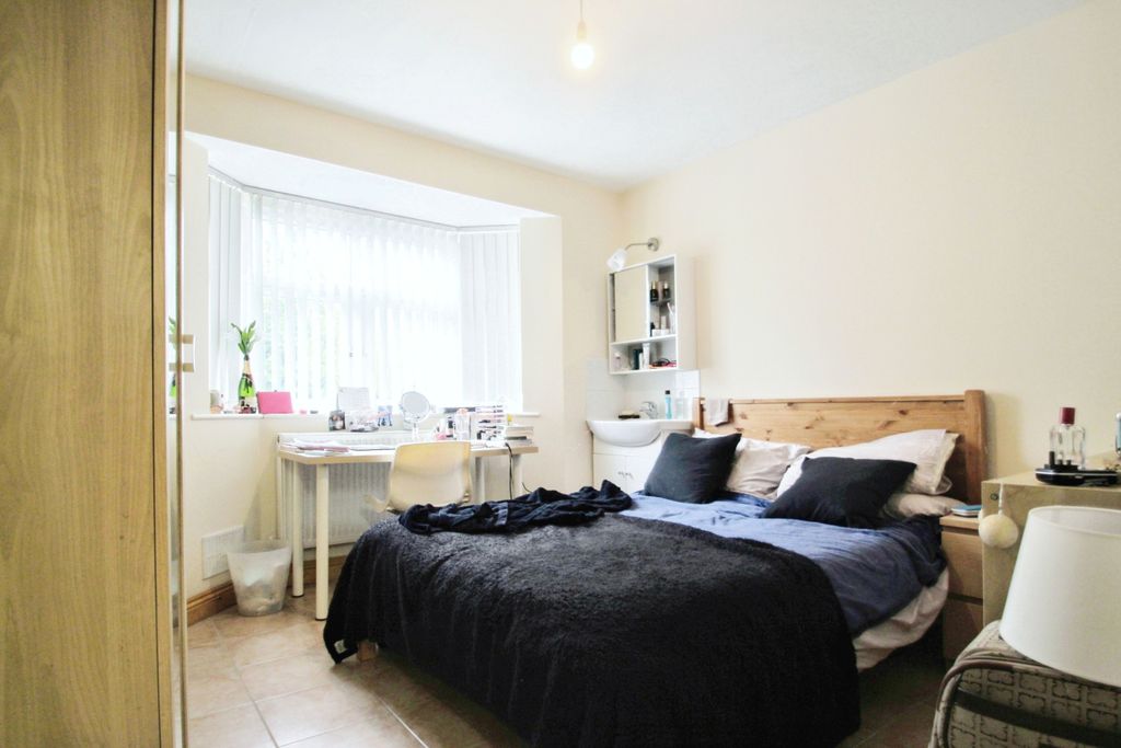 Property photo 3 of 7 9482F659-Img_584_4_Original