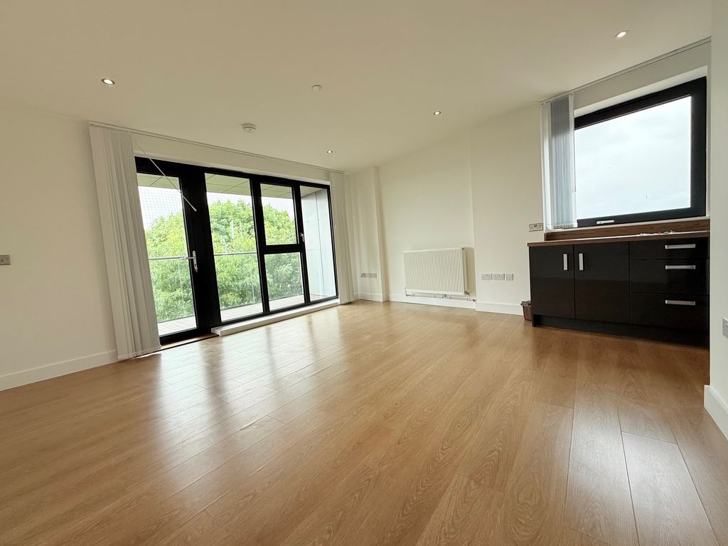 Property photo 3 of 8 Photo 9