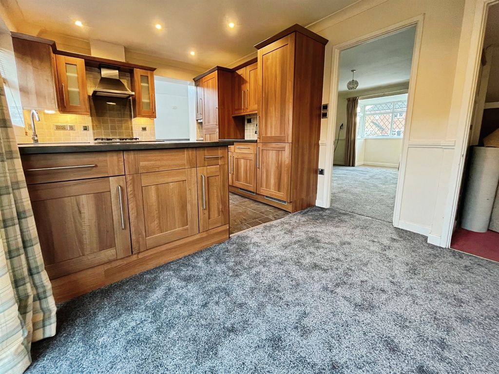 Property photo 2 of 16