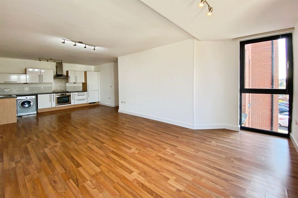 Property photo 1 of 11 (Main)
